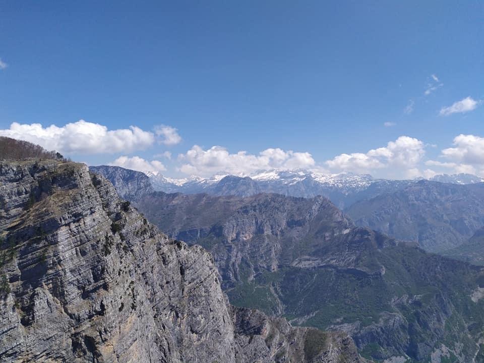 Grlo sokolovo, view on Prokletije mountain and Cijevna canyon, rocky area